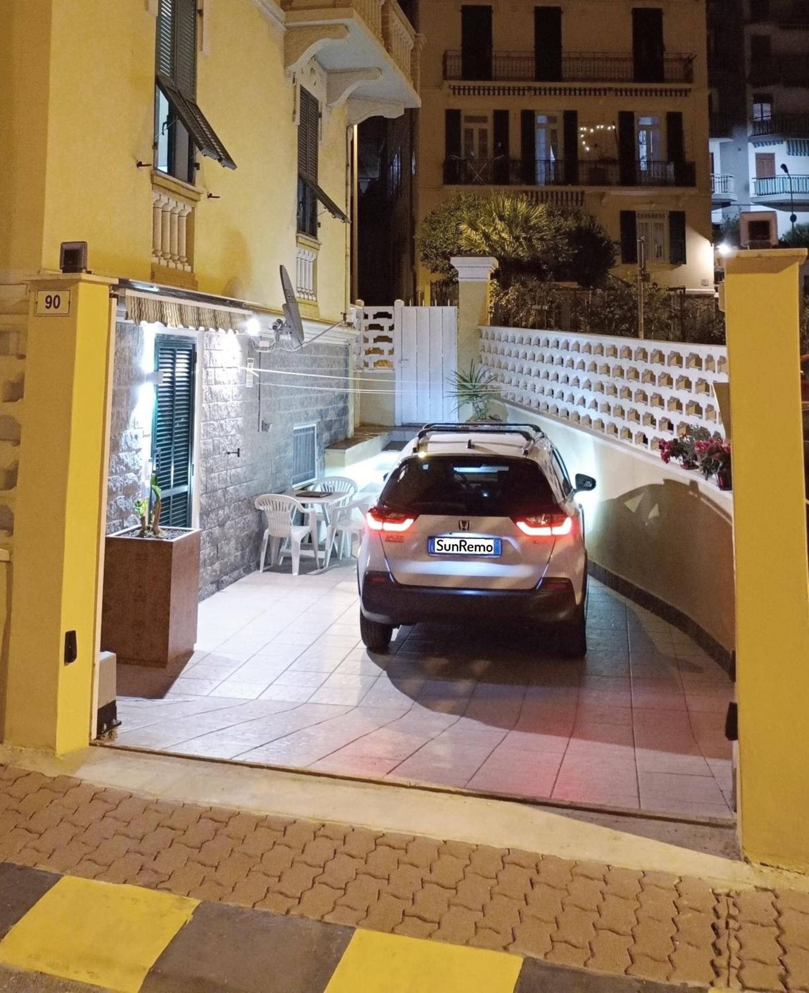 Casa Stefi Sunremo - Parcheggio Privato, 500 Mt Dalla Spiaggia San Remo Exterior foto